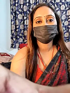 Snapshot of Cute-lusi chatting on 11/08/25, 07:34 Cute-lusi online show from 11/08/25, 07:34