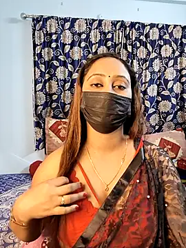 Snapshot of Cute-lusi chatting on 11/24/25, 07:24 Cute-lusi online show from 11/24/25, 07:24