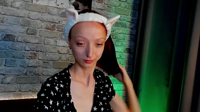 Daria J online show from 09/29/25, 04:06