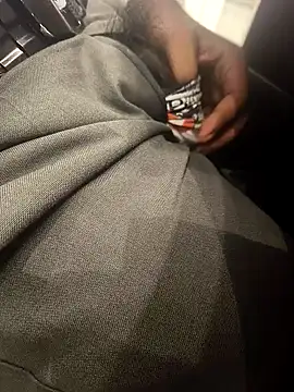 hotboy43339 online show from 12/17/25, 09:04