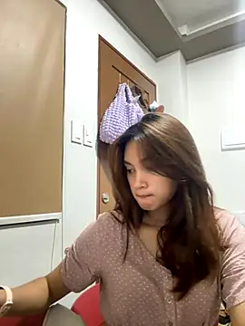 Snapshot of LanySylvia chatting on 11/20/25, 04:29 LanySylvia online show from 11/20/25, 04:29