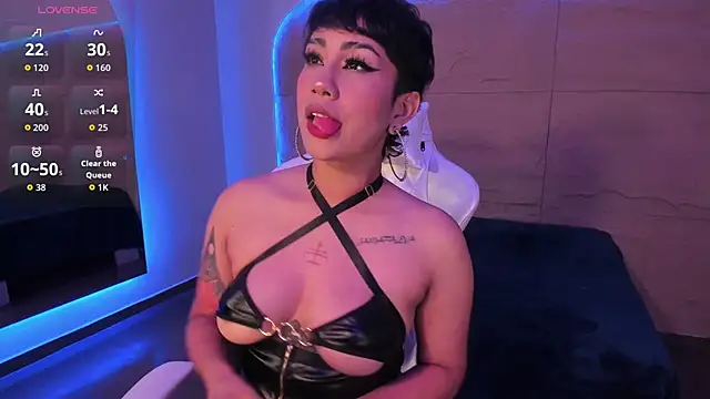 ZahaRose online show from 10/18/25, 04:37