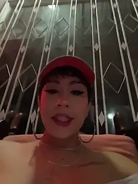 ZahaRose online show from 11/18/25, 03:34