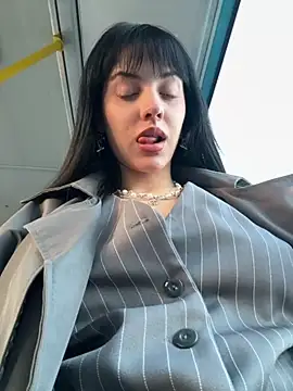 Only April online show from 09/10/25, 04:07