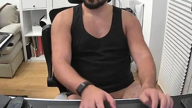 Snapshot of Velvetvoyager69 chatting on 11/04/25, 05:56 Velvetvoyager69 online show from 11/04/25, 05:56