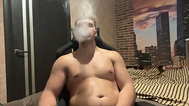 Snapshot of MusclePhantom chatting on 09/22/25, 08:22 MusclePhantom online show from 09/22/25, 08:22