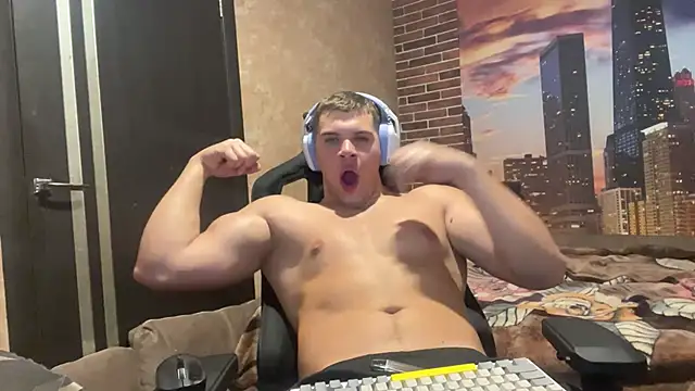 Snapshot of MusclePhantom chatting on 10/23/25, 08:18 MusclePhantom online show from 10/23/25, 08:18