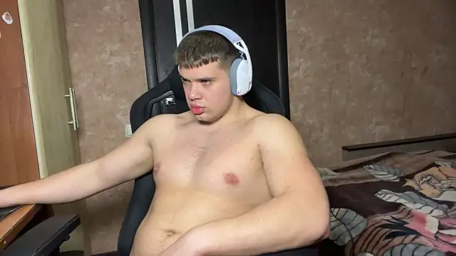 Snapshot of MusclePhantom chatting on 04/29/26, 08:48 MusclePhantom online show from 04/29/26, 08:48