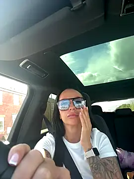 Snapshot of BELLABLACKXUK chatting on 09/13/25, 01:00 BELLABLACKXUK online show from 09/13/25, 01:00