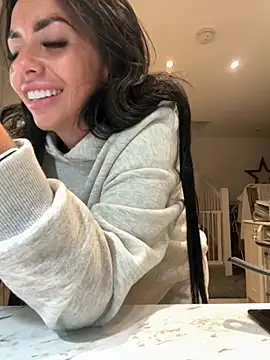 Snapshot of BELLABLACKXUK chatting on 09/24/25, 08:56 BELLABLACKXUK online show from 09/24/25, 08:56