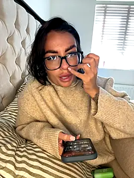 Snapshot of BELLABLACKXUK chatting on 10/06/25, 11:18 BELLABLACKXUK online show from 10/06/25, 11:18