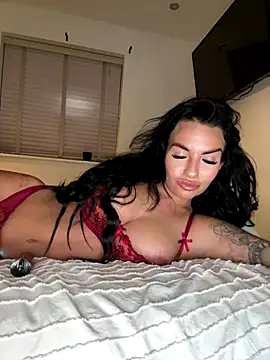 Snapshot of BELLABLACKXUK chatting on 12/16/25, 10:26 BELLABLACKXUK online show from 12/16/25, 10:26