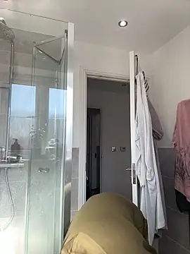 BELLABLACKXUK online show from 04/07/26, 09:43