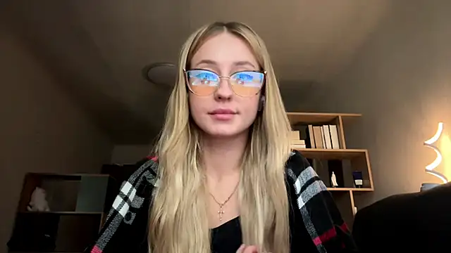 Snapshot of Jetta_Corsacami chatting on 09/14/25, 01:32 Jetta Corsacami online show from 09/14/25, 01:32