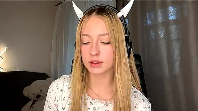 Snapshot of Jetta_Corsacami chatting on 10/20/25, 12:27 Jetta Corsacami online show from 10/20/25, 12:27