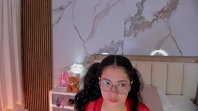 Snapshot of LunaRosse_ chatting on 07/01/26, 11:45 LunaRosse online show from 07/01/26, 11:45