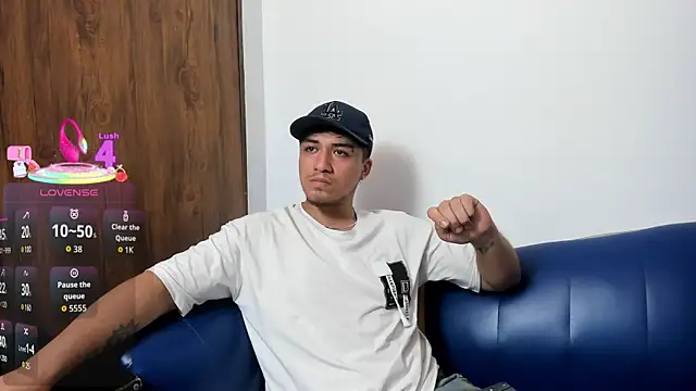 Snapshot of juanmechanic_ chatting on 09/15/25, 08:20 juanmechanic online show from 09/15/25, 08:20