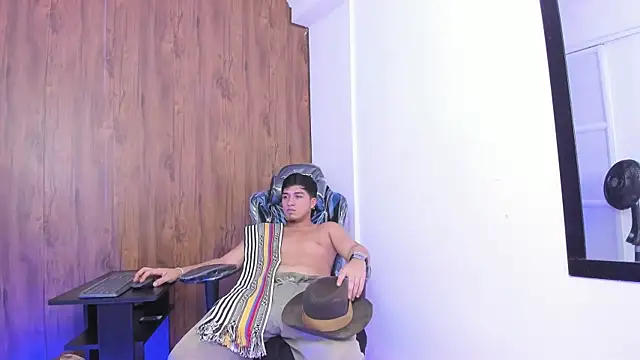 Snapshot of juanmechanic_ chatting on 10/11/25, 03:17 juanmechanic online show from 10/11/25, 03:17