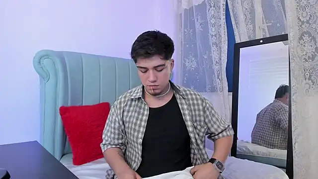 Snapshot of juanmechanic_ chatting on 11/21/25, 04:55 juanmechanic online show from 11/21/25, 04:55