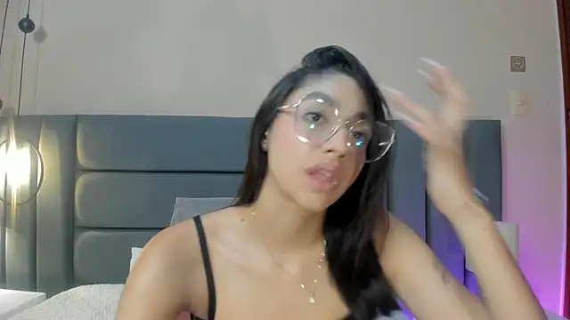 IvyJhons online show from 10/04/25, 12:14