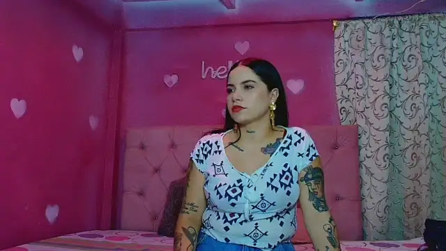 Lali HOtt online show from 09/15/25, 04:18