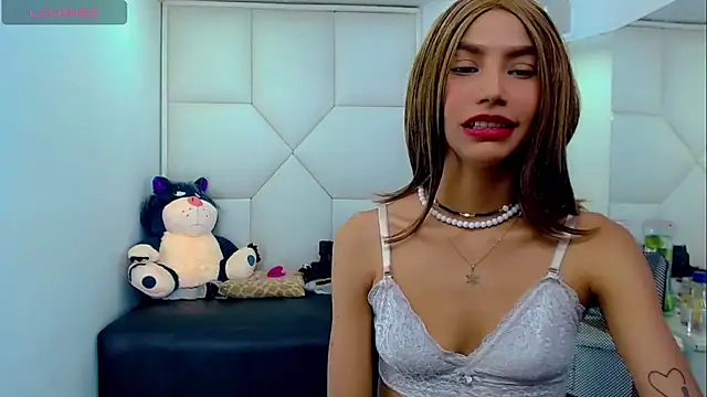 TifannyHott online show from 10/26/25, 08:15