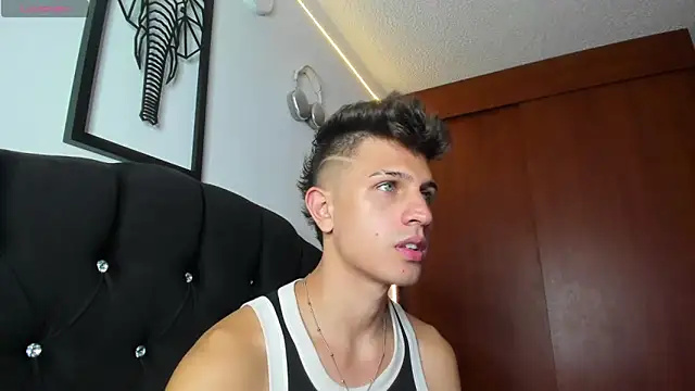 kevin ahss online show from 12/04/25, 10:29