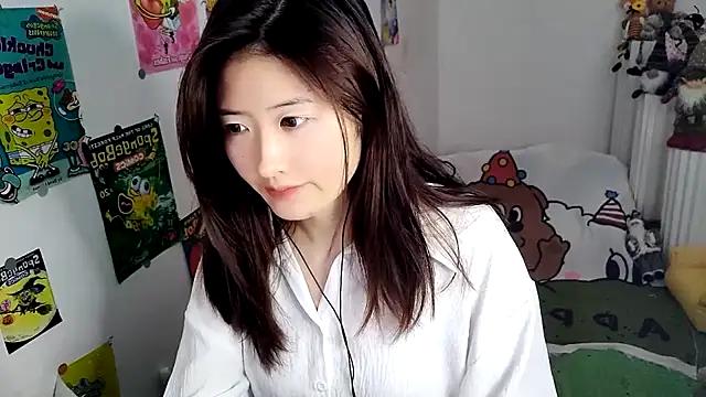 Snapshot of Moonlight-23 chatting on 09/19/25, 07:21 Moonlight-23 online show from 09/19/25, 07:21