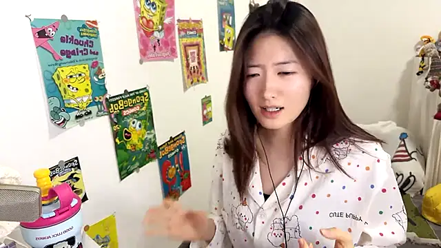 Snapshot of Moonlight-23 chatting on 10/11/25, 02:15 Moonlight-23 online show from 10/11/25, 02:15