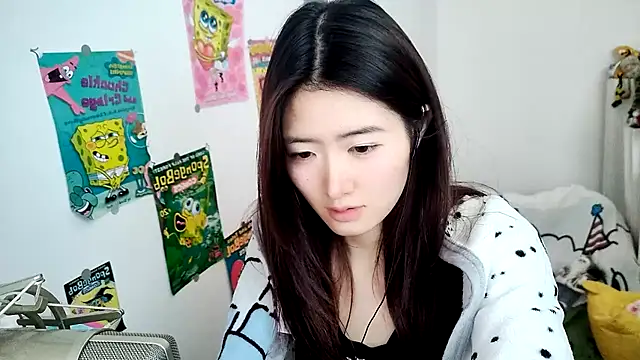 Snapshot of Moonlight-23 chatting on 10/23/25, 07:40 Moonlight-23 online show from 10/23/25, 07:40