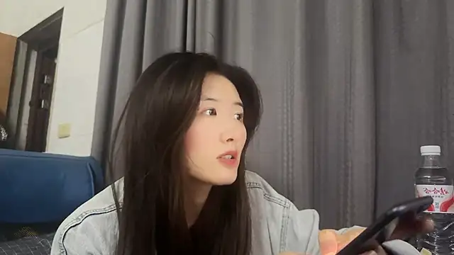 Snapshot of Moonlight-23 chatting on 11/22/25, 12:59 Moonlight-23 online show from 11/22/25, 12:59