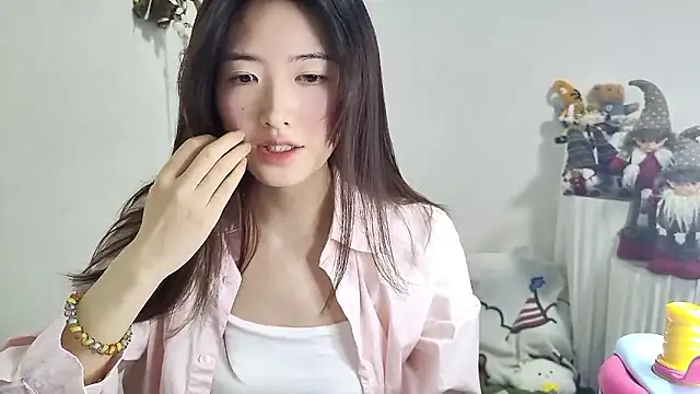 Snapshot of Moonlight-23 chatting on 01/10/26, 01:57 Moonlight-23 online show from 01/10/26, 01:57