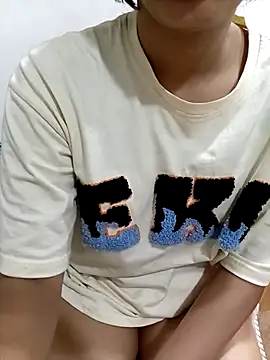 blueeyegirl22 online show from 12/04/25, 07:22