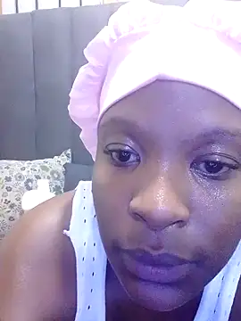 MrsMxx25 online show from 10/20/25, 03:23