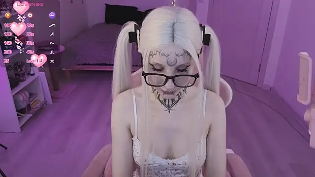 Nana stolass online show from 03/30/26, 10:49