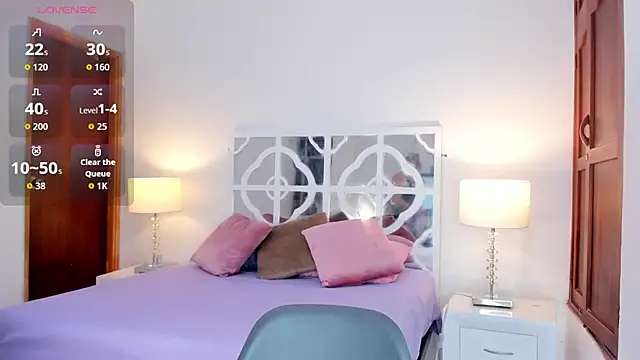 Snapshot of MikaelaStone chatting on 11/22/25, 12:04 MikaelaStone online show from 11/22/25, 12:04