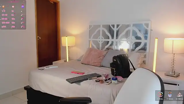 Snapshot of MikaelaStone chatting on 01/07/26, 12:29 MikaelaStone online show from 01/07/26, 12:29