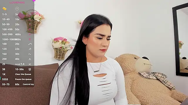 Snapshot of Dina_haddad chatting on 11/06/25, 05:41 Dina haddad online show from 11/06/25, 05:41