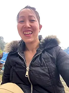 Huong-Ly online show from 01/11/26, 03:00