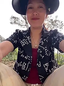 Huong-Ly online show from 03/03/26, 02:18