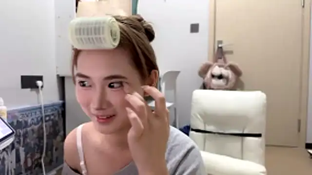 Ann-cookie online show from 11/07/25, 01:55