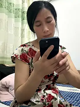 crhong666 online show from 09/17/25, 01:24