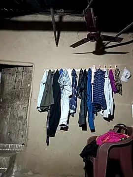 Snapshot of nughtytommy01 chatting on 11/28/25, 11:35 nughtytommy01 online show from 11/28/25, 11:35