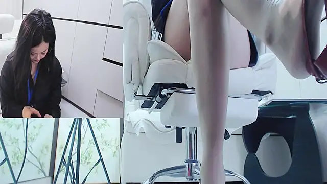 Eileen-L online show from 12/22/25, 03:47