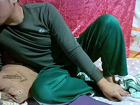 Snapshot of alhex_gay26 chatting on 09/10/25, 03:06 alhex gay26 online show from 09/10/25, 03:06