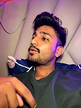 Snapshot of the_Shinchan@xh chatting on 09/26/25, 04:05 the Shinchanxh online show from 09/26/25, 04:05