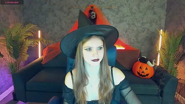 Snapshot of PussyOnLuck chatting on 10/27/25, 07:12 PussyOnLuck online show from 10/27/25, 07:12