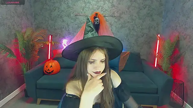 Snapshot of PussyOnLuck chatting on 10/28/25, 06:50 PussyOnLuck online show from 10/28/25, 06:50