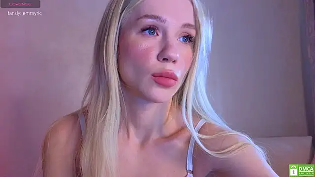 KittenFang online show from 02/26/26, 08:46