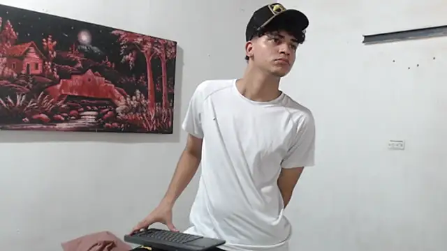 alice julls online show from 09/17/25, 08:21